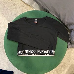 Black workout crop top